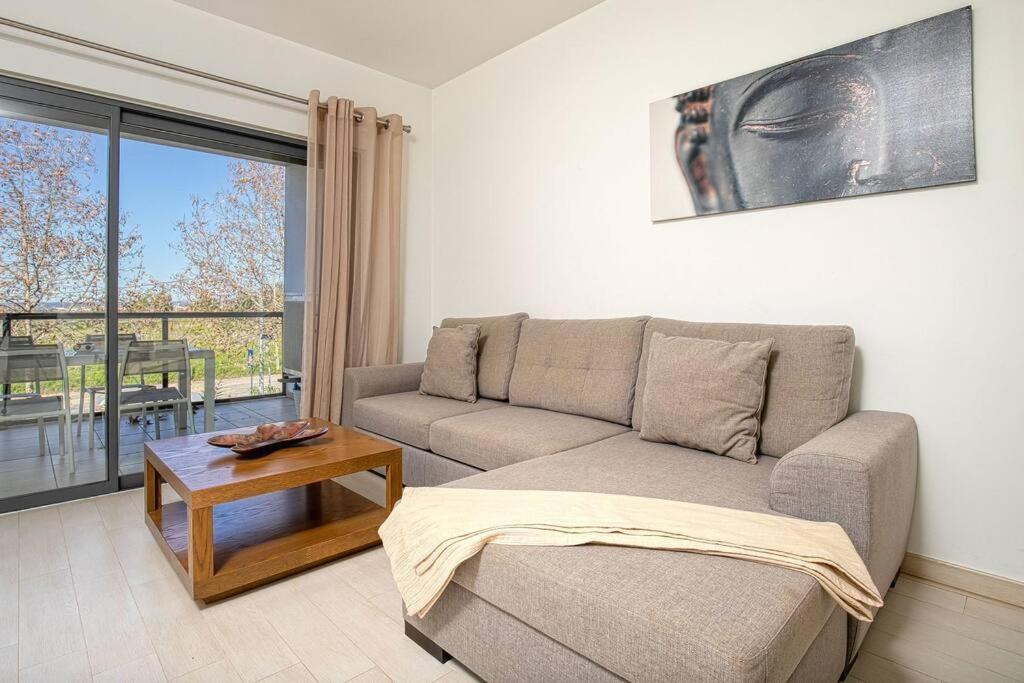 Two Bed In Albur Village, 2g